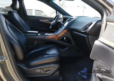 2016 Lincoln Mkx Reserve z USA, uszkodzony, nr VIN 2LMTJ8LP2GBL33231